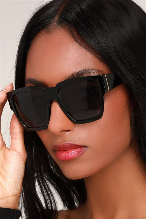 big black rectangle sunglasses